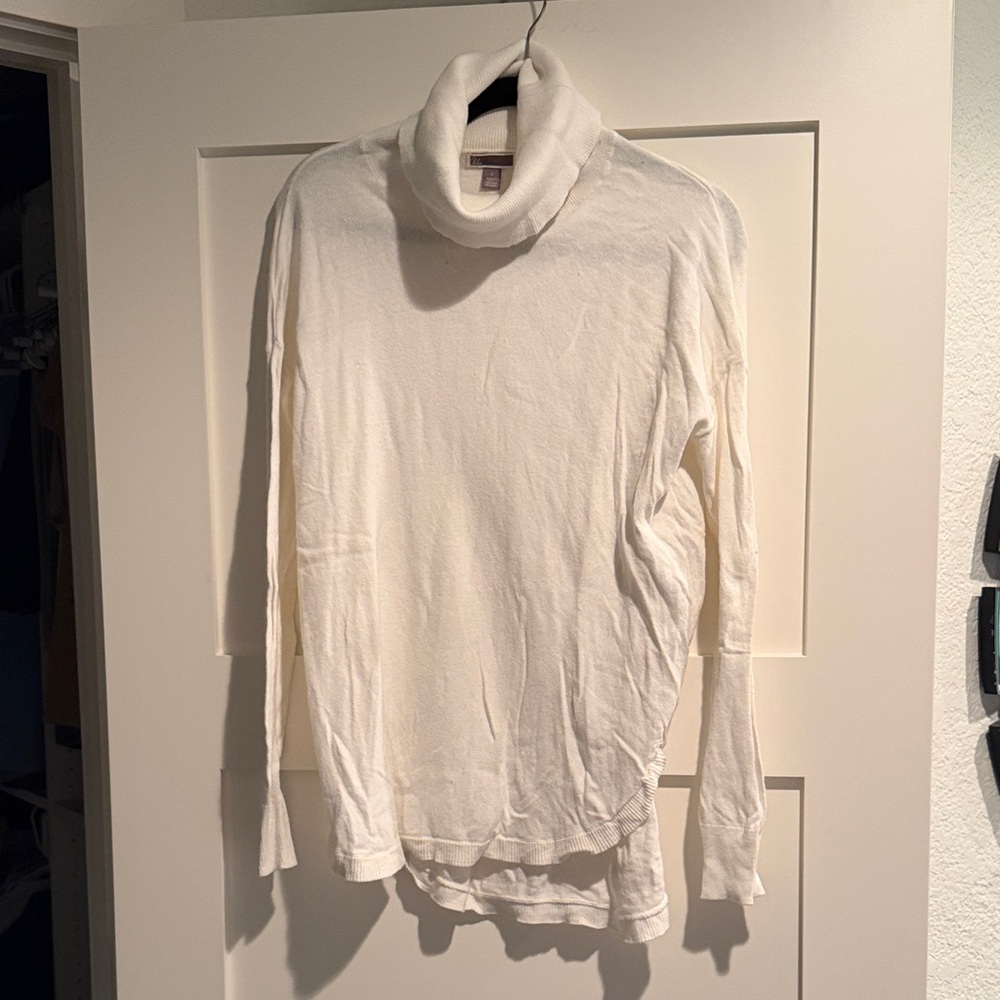 Chelsea28 cream Turtleneck lightweight Sweater